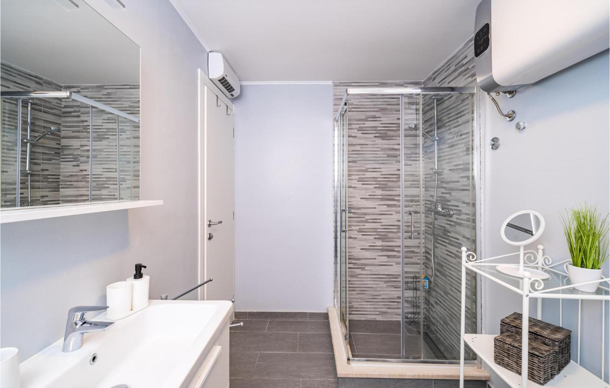 Nice Apartment In Dubrovnik With Kitchen Esterno foto